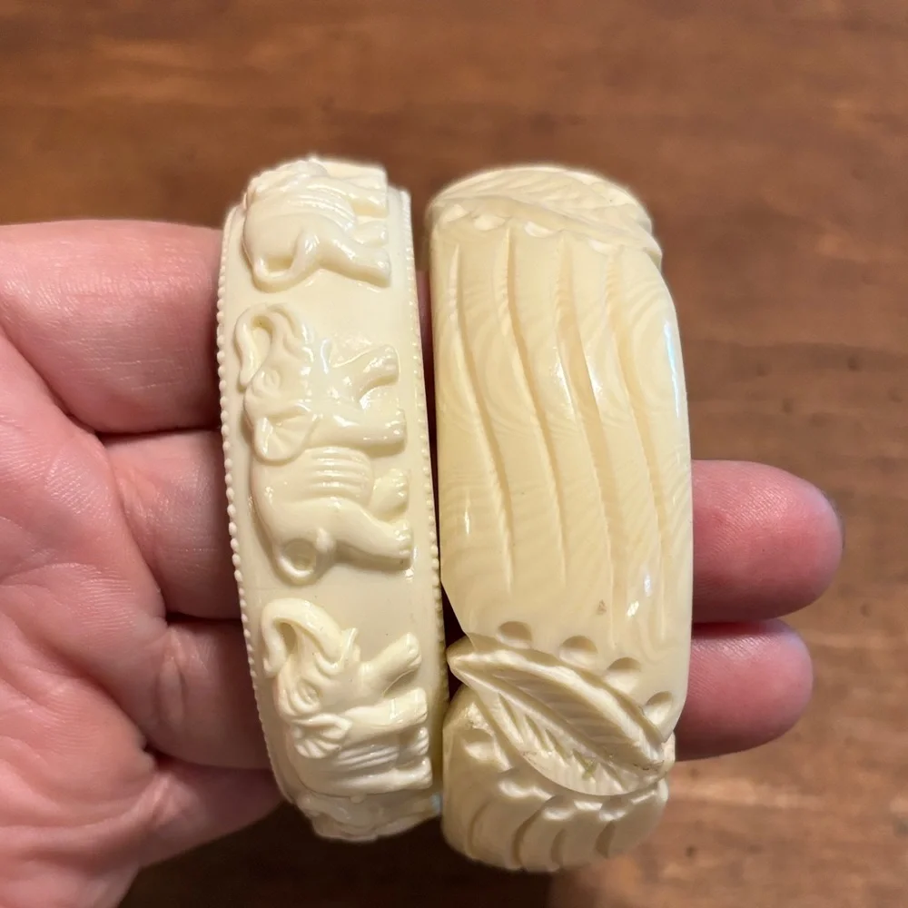 Set of 8 vintage bangles at - Picture 8 of 12